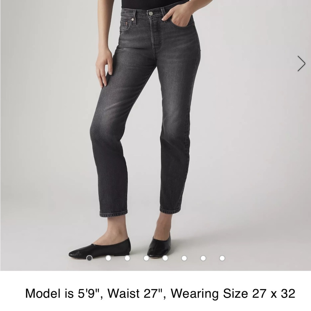 Levi's Women's Straight Leg Jeans in Washed Black